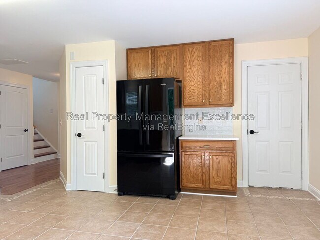 Building Photo - 305 Holly Thorn Trace