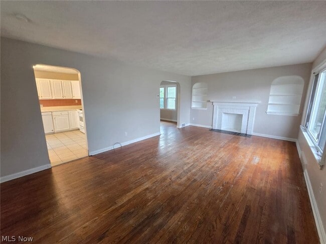 Building Photo - 4021 Bushnell Rd