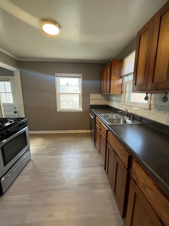 Building Photo - 5140 Evans St