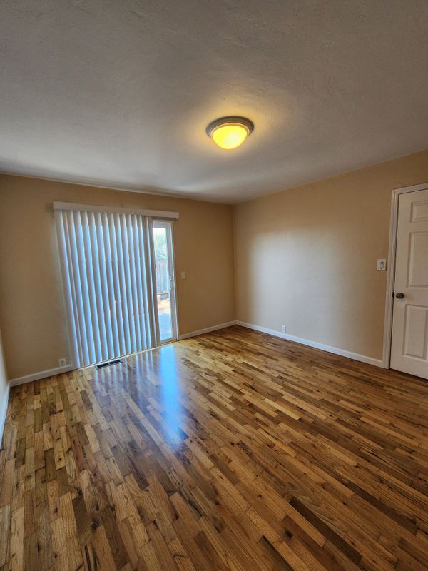Building Photo - 1605 Flores St