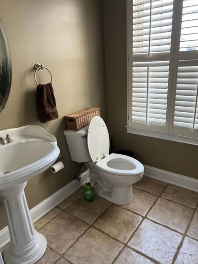 Building Photo - City of Maryville 37803 - SHORT TERM lease considered! Furnished! - 4 bedroom, 3.5 bath home - Ca...