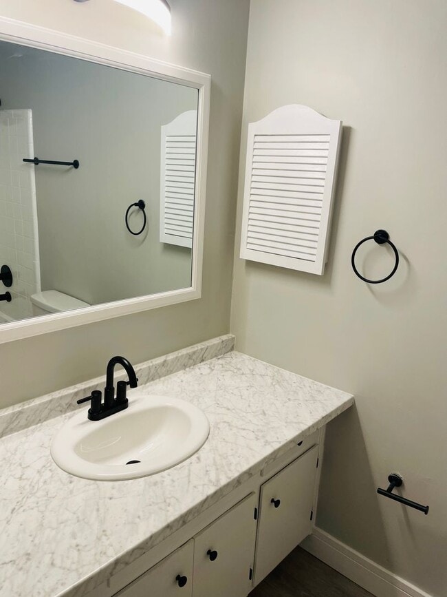 Building Photo - Meginnis Arm Properties, LLC