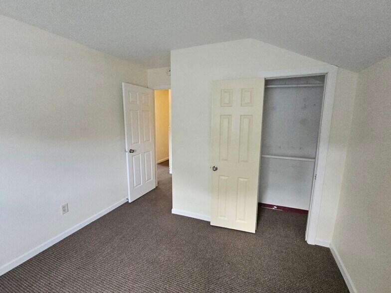 Guest BR - 127 S 4th St