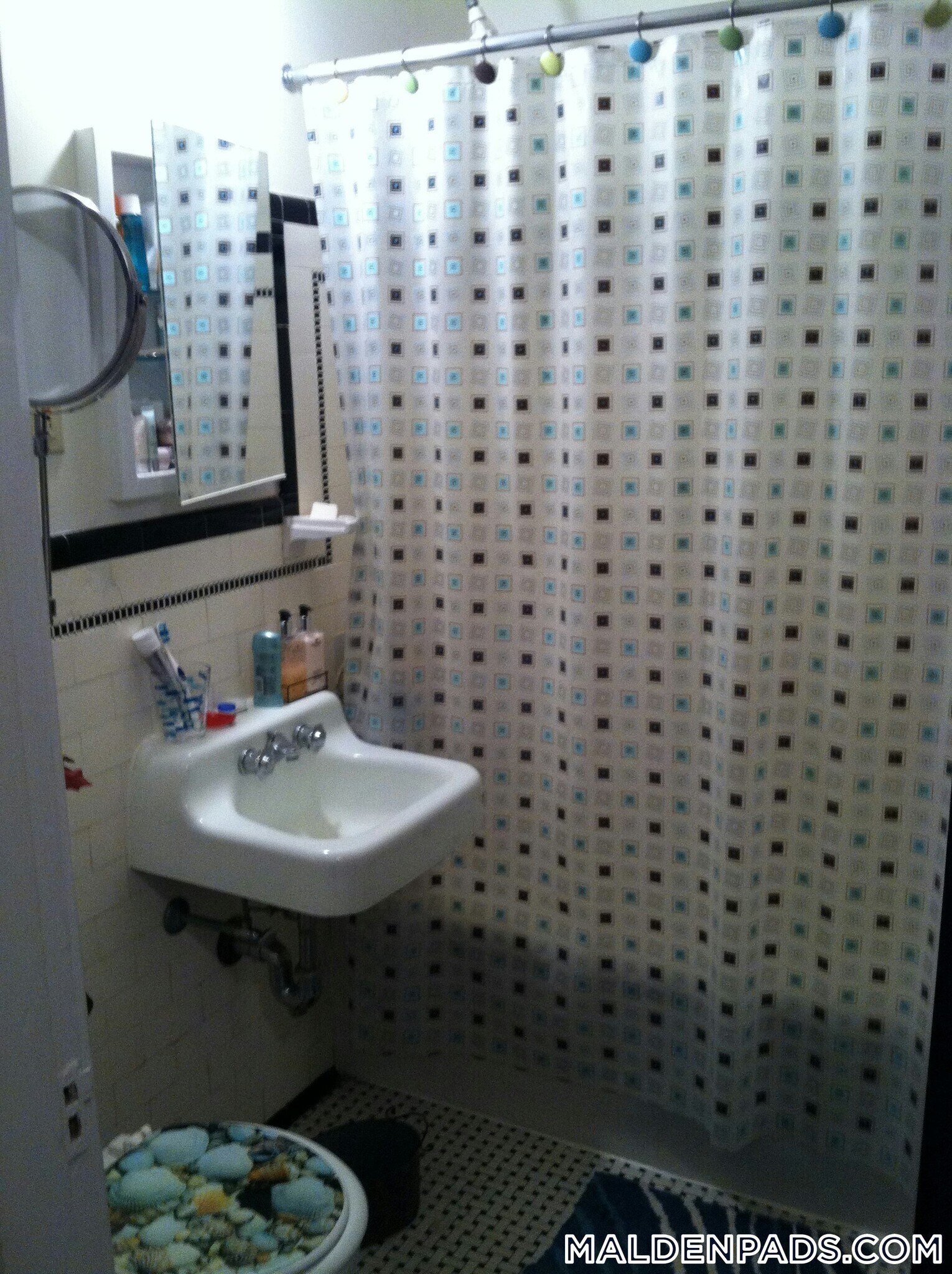 Building Photo - 349 Pleasant St