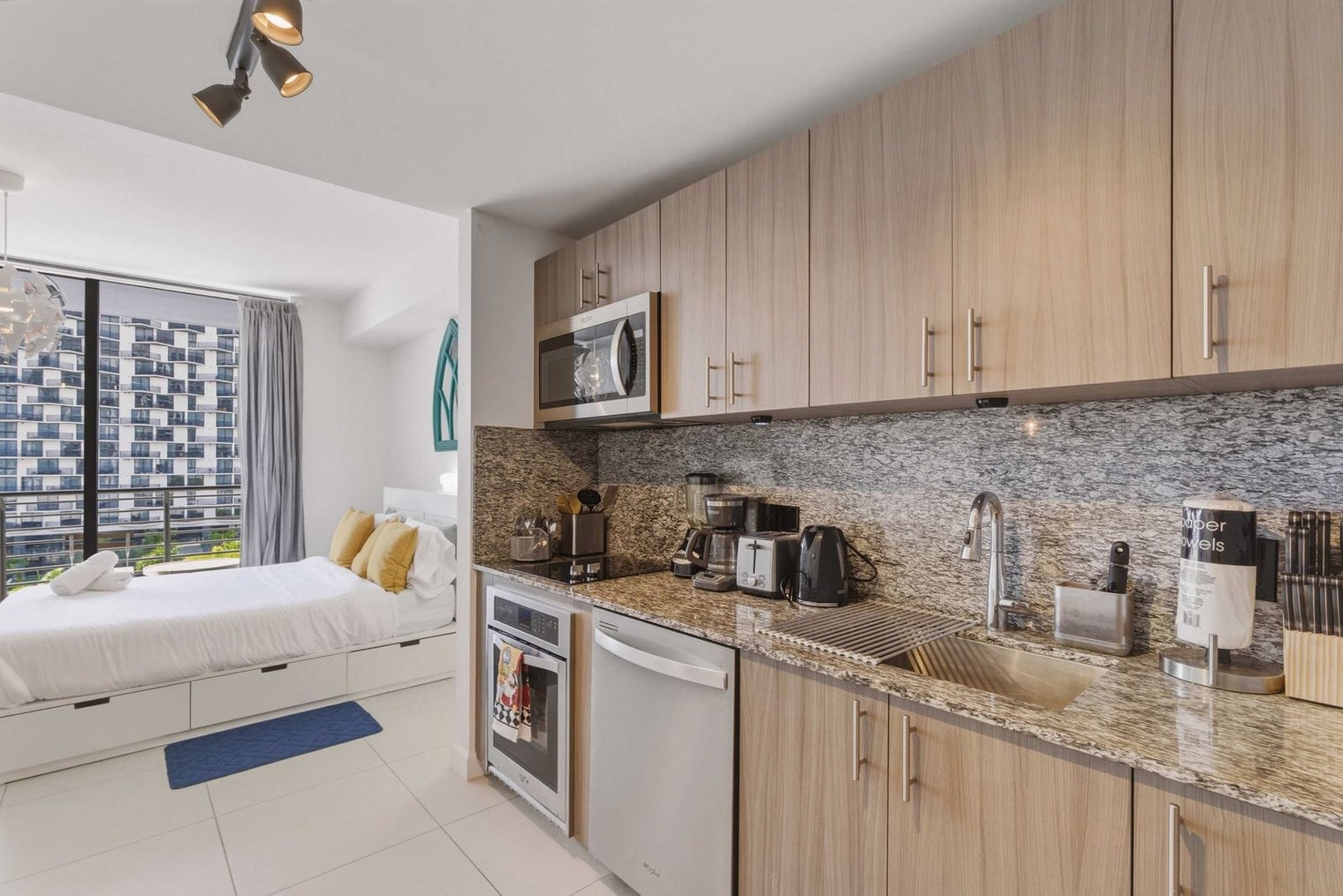 Building Photo - 5350 NW 84th Ave