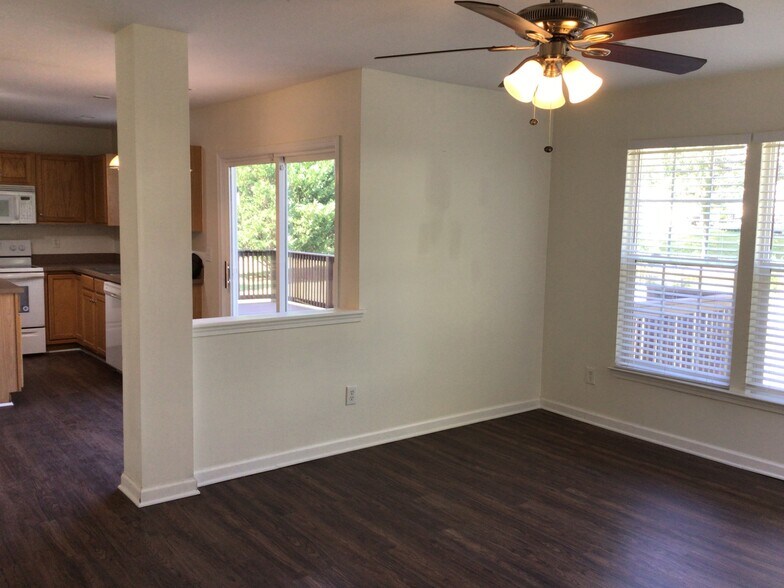 Building Photo - 1001 Finley Ct