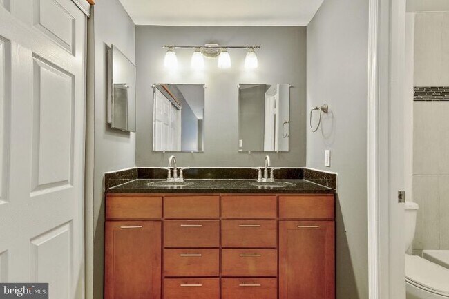 Building Photo - 4463 Pembrook Village Dr