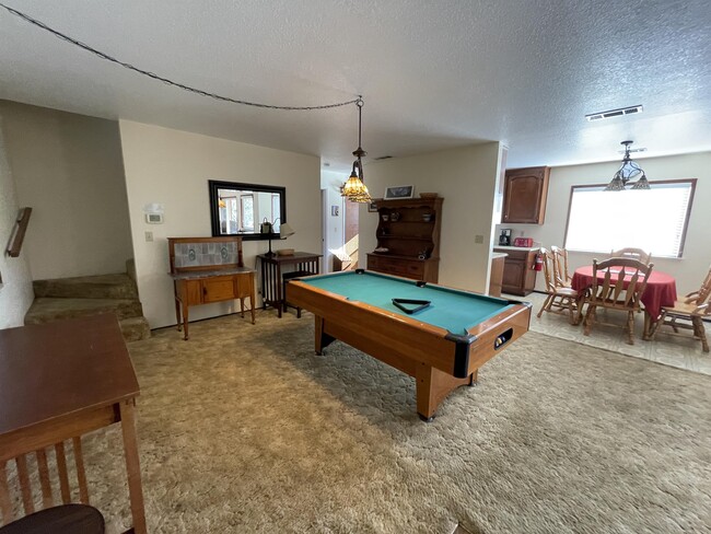 Building Photo - 43126 E Sugar Pine Dr