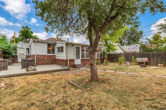 Building Photo - Boulder Ranch Style Home Available Now