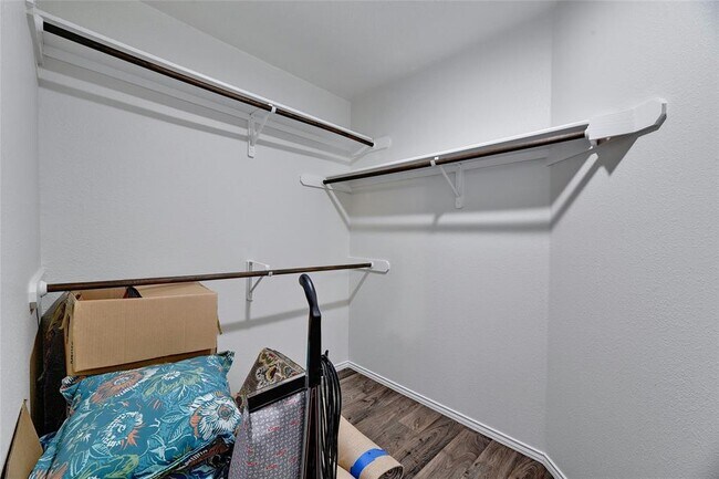 Building Photo - 9716 Sugar Hill Dr