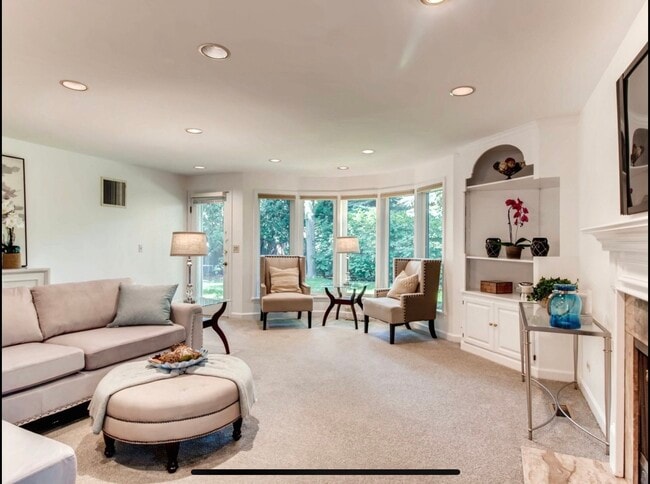 Building Photo - 1058 Wilmette Ave