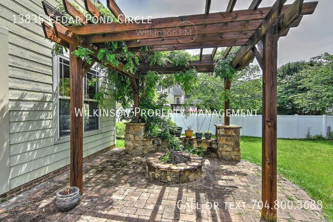 Building Photo - 13835 Cedar Pond Cir