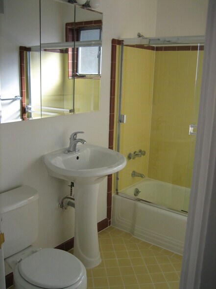 Building Photo - 83 Clark St