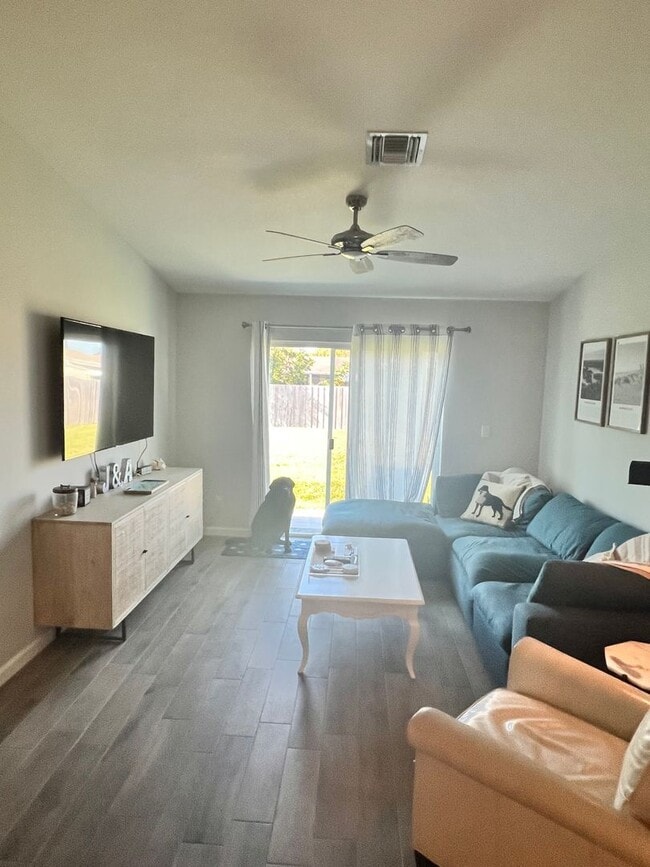 Building Photo - CHARMING 3 BEDROOM, 2 BATH HOME BUILT IN 2022 IN EAST STUART