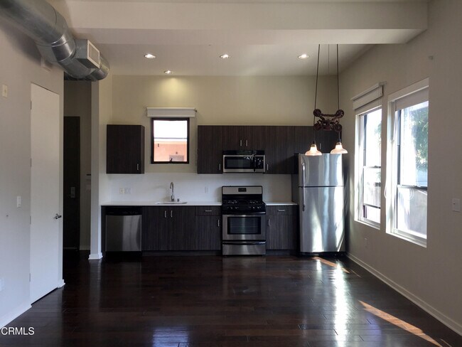 Building Photo - 909 El Centro St