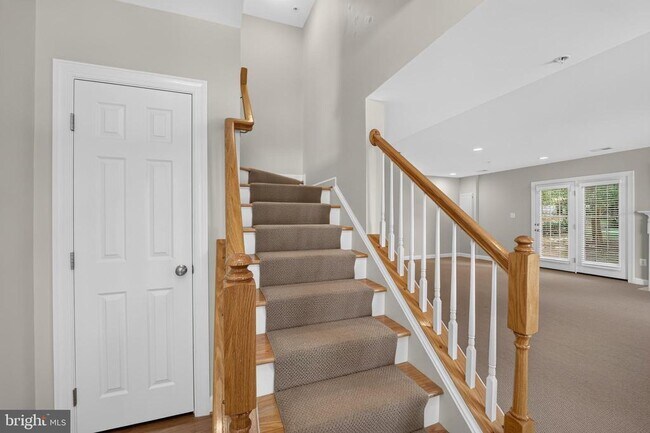 Building Photo - 30 Sharpstead Ln