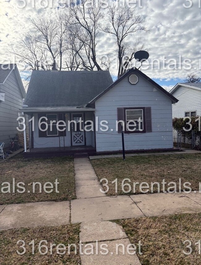 Building Photo - $825 - 2 bed 1 bath - Single Family Home