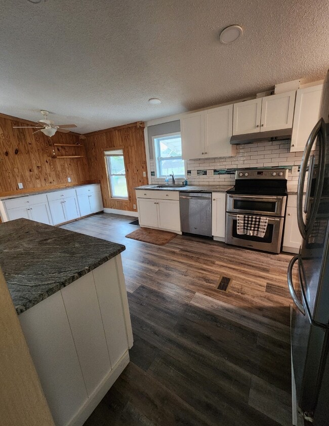 Building Photo - 569 Nicklaus Cir