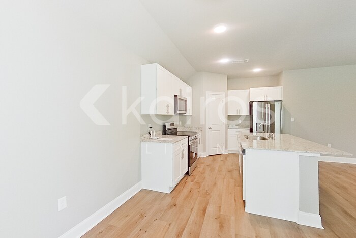 Building Photo - 13799 Pinyon Dr
