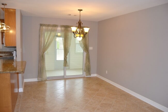 Building Photo - East Gate Area | Home | Unfurnished