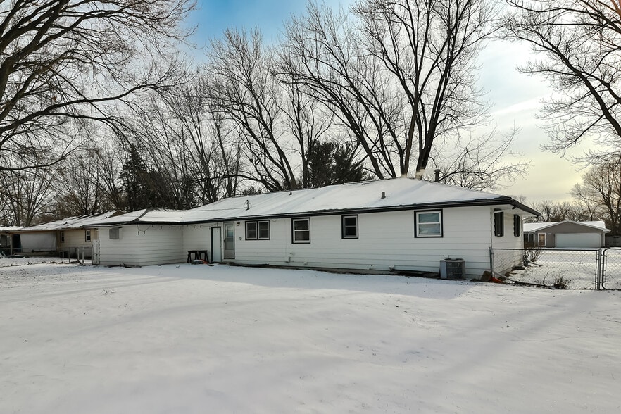 Building Photo - 1828 Juniper Ln