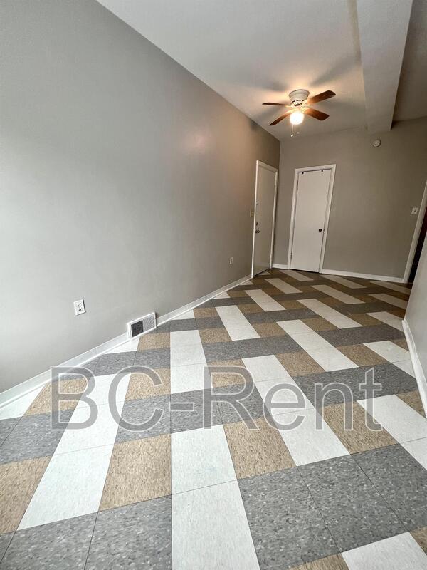 Building Photo - 635 3rd Ave