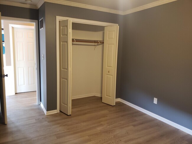 Building Photo - 5809 Phillips Rd