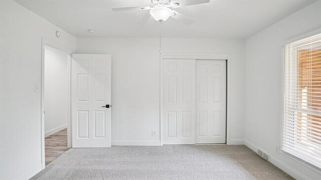 Building Photo - 3855 Crest Cove Cir