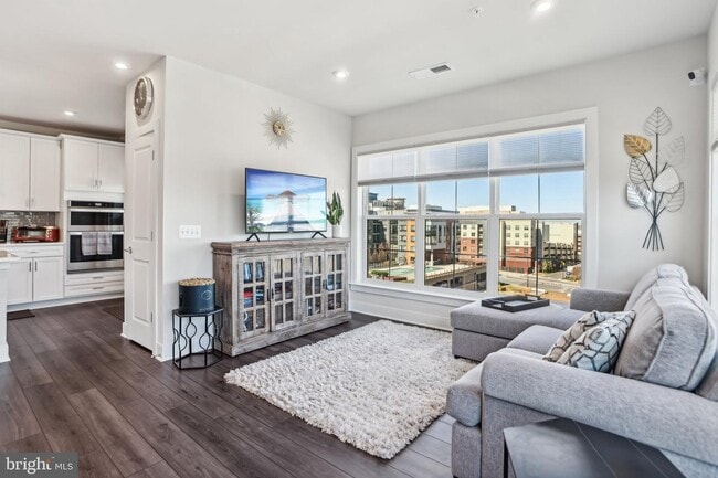 Building Photo - 100 St Ives Pl