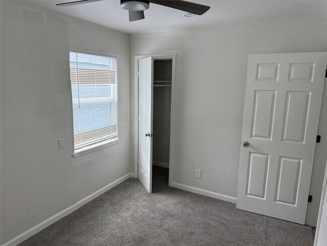 Building Photo - 4215 Botany Ln