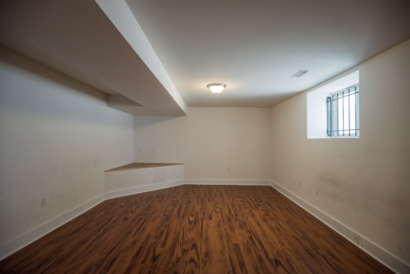 Building Photo - 441 N 32nd St