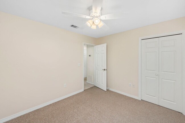 Building Photo - Updated 3BR in Bluewater Bay!!