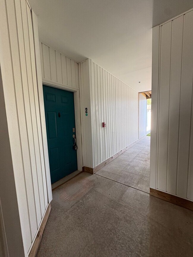 Building Photo - 2702 Waters Edge Dr