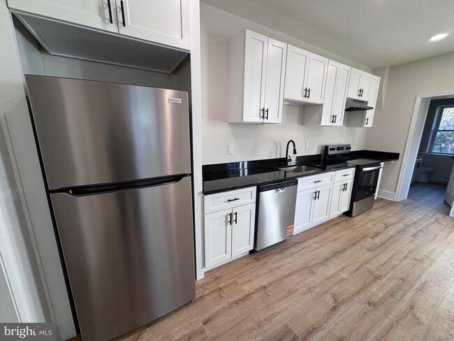 Building Photo - 666 St Joseph St