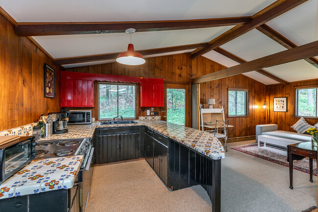 Building Photo - 19 Cedar Hill Rd