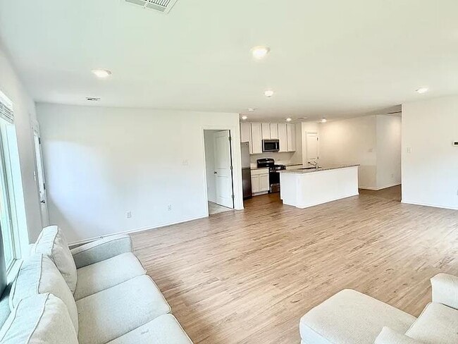 Building Photo - 3733 Palmetto Blf Dr