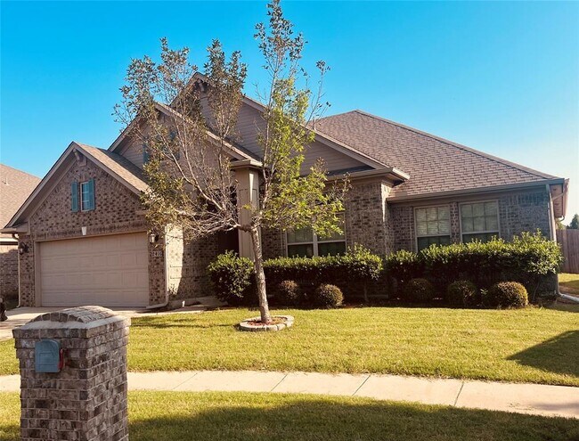 Primary Photo - 2416 SW 135th St