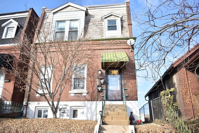 Building Photo - Newly Renovated Duplex in the Hill