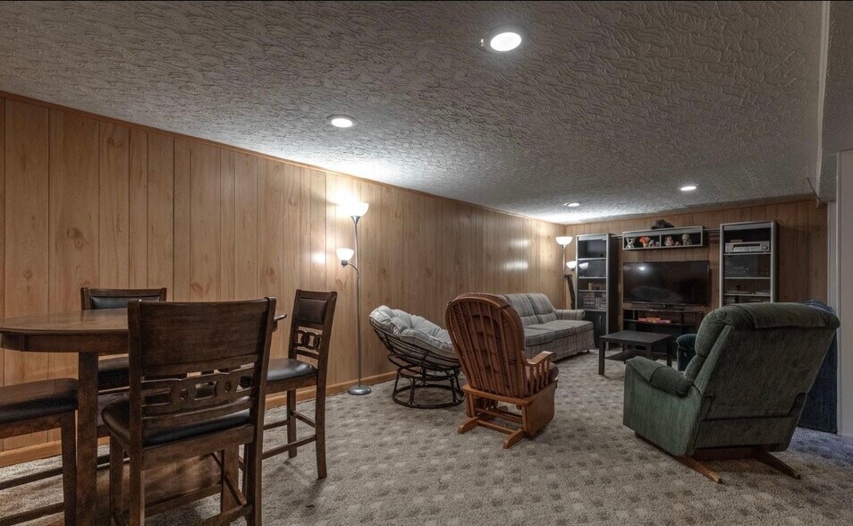 Building Photo - 3105 Lencott Dr