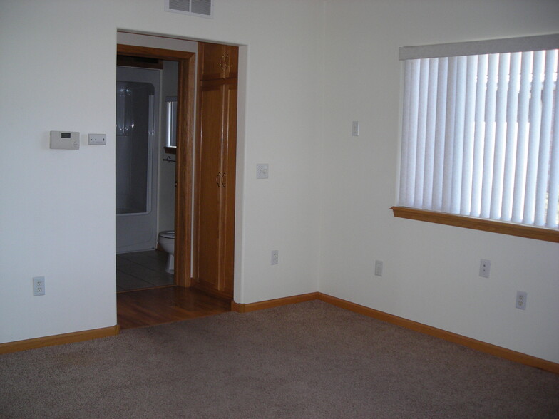 Building Photo - 316 W Philip Ave