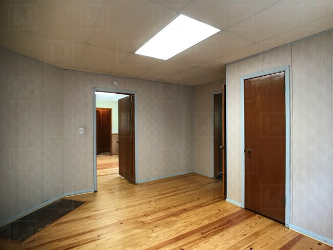 Building Photo - Charming 1930's 3-Bedroom Cottage in Mulga...