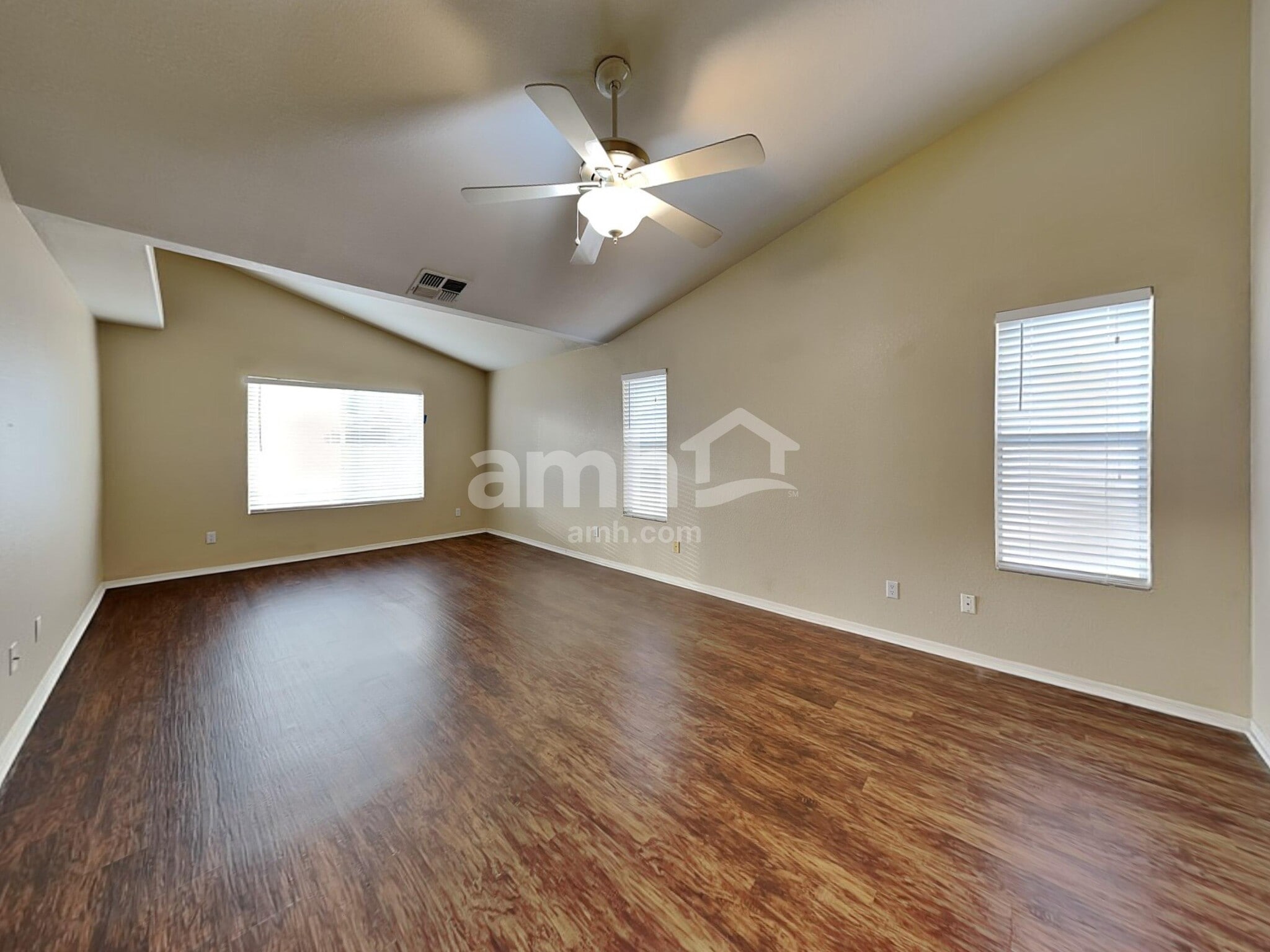 Building Photo - 230 N Leoma Ct