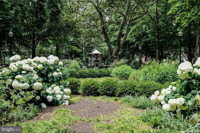 Building Photo - 204 S 17th St