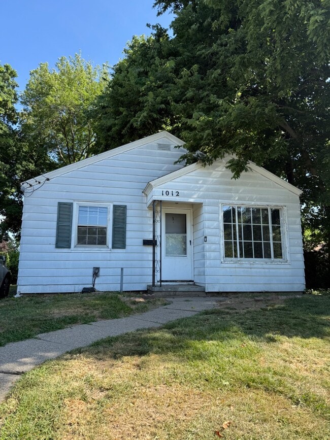 Primary Photo - 1012 Woodbine Ave