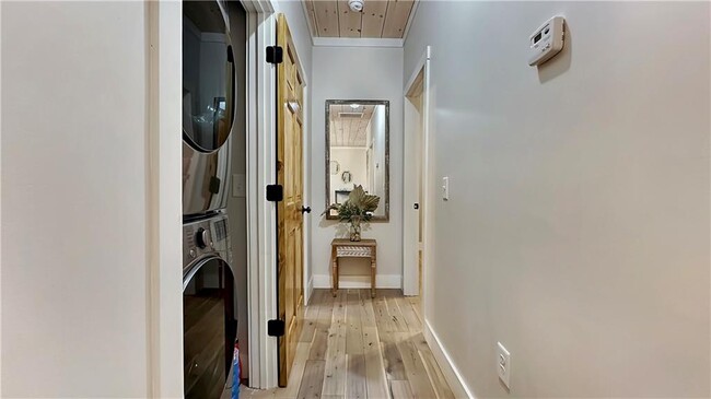 Building Photo - 374 Prince Dr