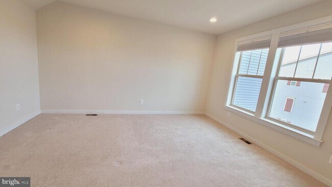 Building Photo - 9001 Shady Pines Dr