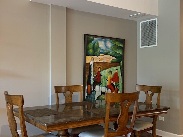 Building Photo - 4043 S Drexel Blvd