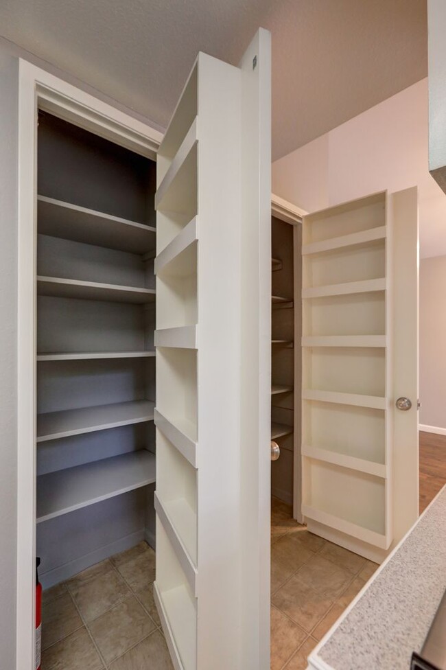 Building Photo - Beautiful 4bd, 2.5ba Home by Marymoor Park...