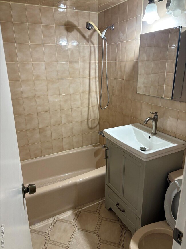 Building Photo - 155-69 99th St