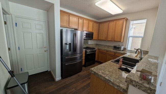 Building Photo - Experience Modern Comfort in This Newer Sp...
